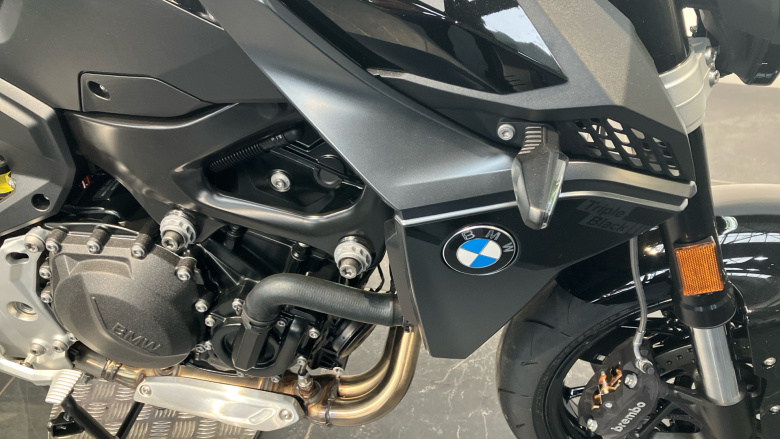 BMW F900 R